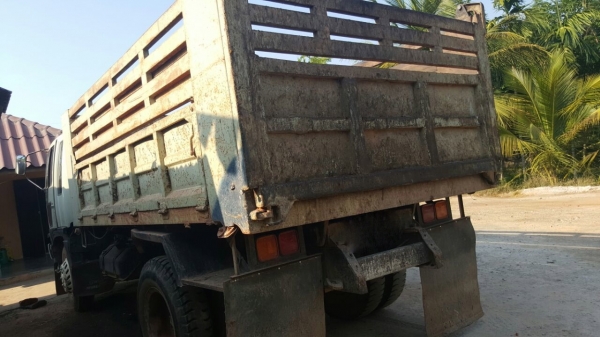 รถฮีโน่ 6 ล้อดั้ม FF3H 195 แรงม้า. ปี 37.    สนใจติดต่อ  081 - 6079515