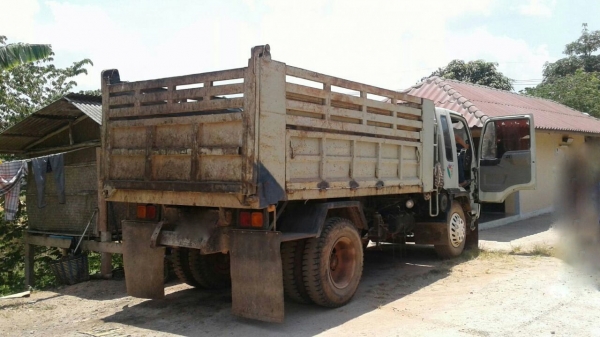 รถฮีโน่ 6 ล้อดั้ม FF3H 195 แรงม้า. ปี 37.    สนใจติดต่อ  081 - 6079515