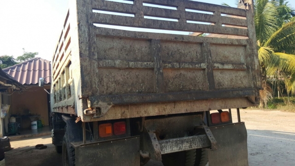 รถฮีโน่ 6 ล้อดั้ม FF3H 195 แรงม้า. ปี 37.    สนใจติดต่อ  081 - 6079515