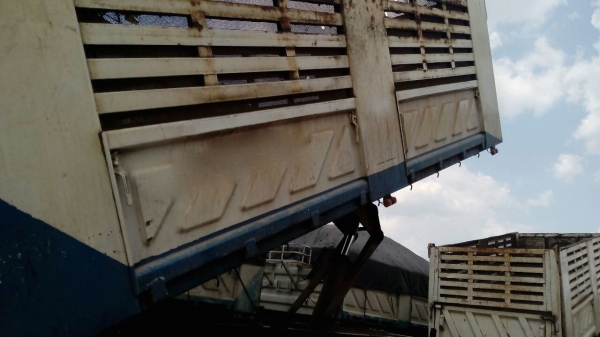 รถฮีโน่ 10 ล้อดั้ม FM1J เปลื่ยนเครื่อง 320 แรงม้า. ปี 48.  ( ขาย แม่ , ลูก. )    สนใจติดต่อ  081 - 6079515