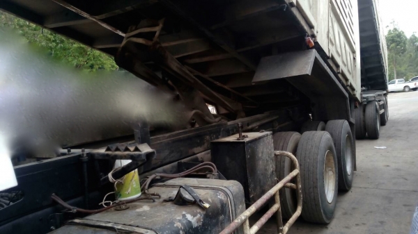 รถฮีโน่ 10 ล้อดั้ม FM1J เปลื่ยนเครื่อง 320 แรงม้า. ปี 48.  ( ขาย แม่ , ลูก. )    สนใจติดต่อ  081 - 6079515