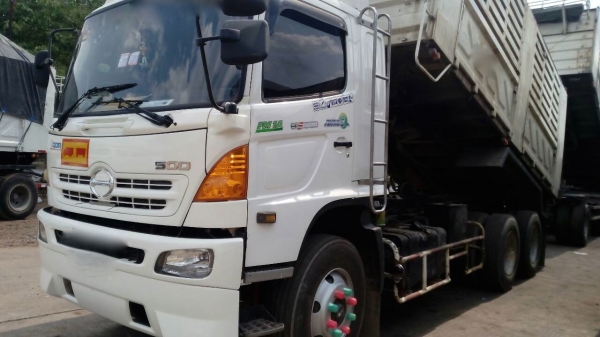 รถฮีโน่ 10 ล้อดั้ม FM1J เปลื่ยนเครื่อง 320 แรงม้า. ปี 48.  ( ขาย แม่ , ลูก. )    สนใจติดต่อ  081 - 6079515