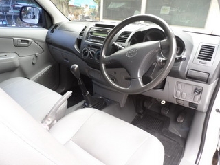 TOYOTA VIGO 2.7 MT ปี2011 พร้อมติดแก๊ส LPG จัดไฟแนนซ์ได้ T.086-527-9533