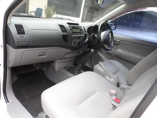 TOYOTA VIGO 2.7 MT ปี2011 พร้อมติดแก๊ส LPG จัดไฟแนนซ์ได้ T.086-527-9533