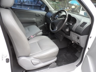 TOYOTA VIGO 2.7 MT ปี2011 พร้อมติดแก๊ส LPG จัดไฟแนนซ์ได้ T.086-527-9533