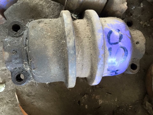 โรลเลอร์รถขุด hitachi ex 50 เก่าญี่ปุ่น ราคา 2,000 บาท โรลเลอร์รถขุด hitachi ex 50 เก่าญี่ปุ่น ราคา 2,000 บาท