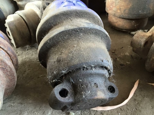 โรลเลอร์รถขุด hitachi ex 50 เก่าญี่ปุ่น ราคา 2,000 บาท โรลเลอร์รถขุด hitachi ex 50 เก่าญี่ปุ่น ราคา 2,000 บาท