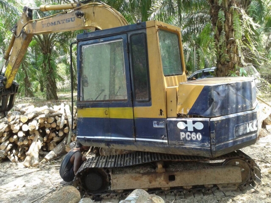 ขายรถแบคโฮ KOMATSU 60-5 แอร์ เอกสารพร้อม สภาพดี สนใจโทร 081-970-1072