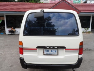 TOYOTA HIACE 2.0 MT พร้อมติดตั้งแก๊ส LPG พร้อมใช้ ขายถูก T.086-527-9533