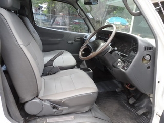 TOYOTA HIACE 2.0 MT พร้อมติดตั้งแก๊ส LPG พร้อมใช้ ขายถูก T.086-527-9533