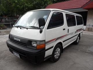 TOYOTA HIACE 2.0 MT พร้อมติดตั้งแก๊ส LPG พร้อมใช้ ขายถูก T.086-527-9533