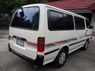TOYOTA HIACE 2.0 MT พร้อมติดตั้งแก๊ส LPG พร้อมใช้ ขายถูก T.086-527-9533