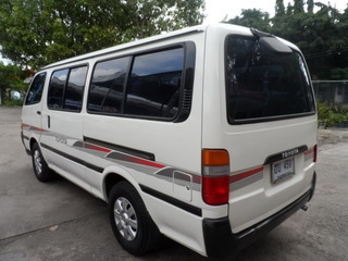 TOYOTA HIACE 2.0 MT พร้อมติดตั้งแก๊ส LPG พร้อมใช้ ขายถูก T.086-527-9533