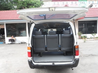 TOYOTA HIACE 2.0 MT พร้อมติดตั้งแก๊ส LPG พร้อมใช้ ขายถูก T.086-527-9533