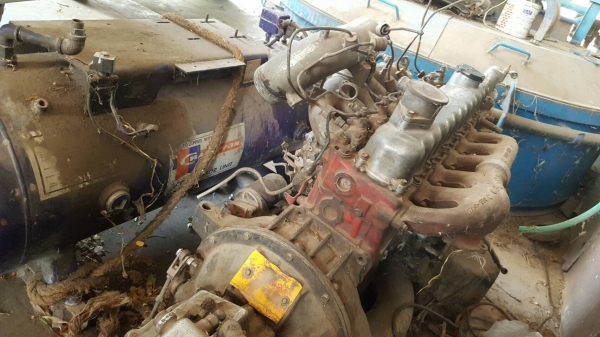 ขาย เครื่อง EH700 168 แรงม้า พร้อมเกียร์ มีใบคุมเครื่องครับ