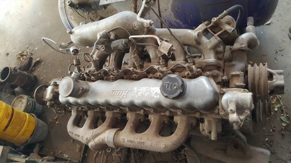 ขาย เครื่อง EH700 168 แรงม้า พร้อมเกียร์ มีใบคุมเครื่องครับ