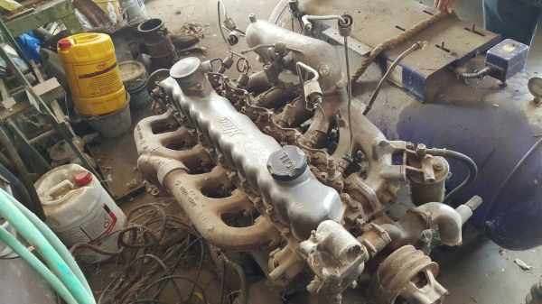 ขาย เครื่อง EH700 168 แรงม้า พร้อมเกียร์ มีใบคุมเครื่องครับ