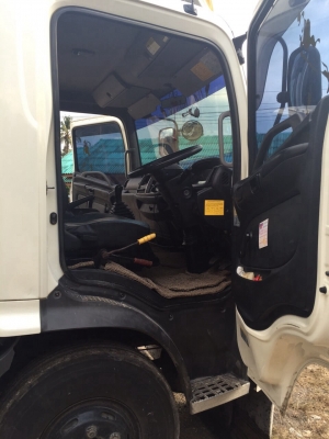 ขายรถ6ล้อดั้มพ์ HINO FC9JELA เครื่อง 175แรงม้า ปี56 วิ่ง 70,659กิโล สนใจโทร 081-970-1072