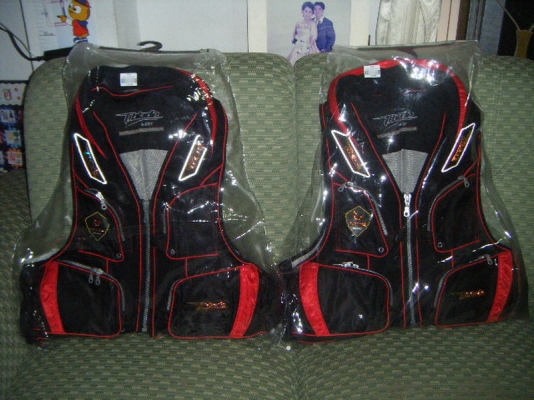 เสื้อชูชีพ V-FOX รับน้ำหนักได้ 120 กกใ มี 6 สี