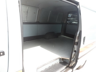 TOYOTA HIACE หัวจรวด 2.5 MT ปี รถตู้ทึบพร้อมใช้1999  ราคาถูกT.086-527-9533