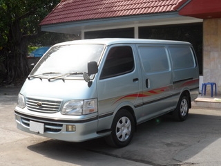 TOYOTA HIACE หัวจรวด 2.5 MT ปี รถตู้ทึบพร้อมใช้1999  ราคาถูกT.086-527-9533