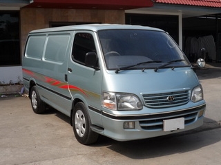 TOYOTA HIACE หัวจรวด 2.5 MT ปี รถตู้ทึบพร้อมใช้1999  ราคาถูกT.086-527-9533