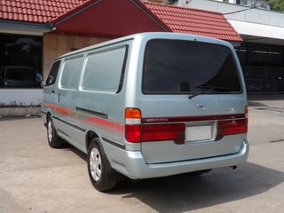 TOYOTA HIACE หัวจรวด 2.5 MT ปี รถตู้ทึบพร้อมใช้1999  ราคาถูกT.086-527-9533