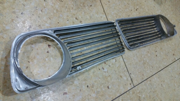 ขายกระจังหน้า bmw 2002tii 2002 tti (1602 2002)
สภาพตามรูป เอาไปปัดเงาสวยเลยครับ

16002 บาท

0834301397
Line: surawat.hant