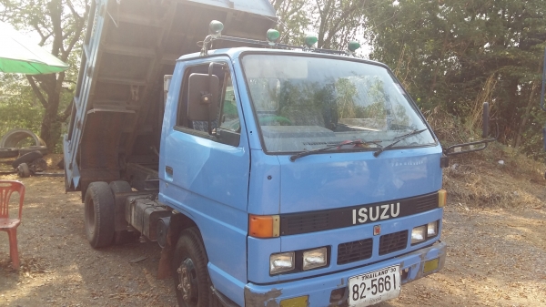 ขายหกล้อเล็กดั้มพ์ 3 คิว อีซูสุ NKR-88 แรงม้า สภาพดี พร้อมใช้