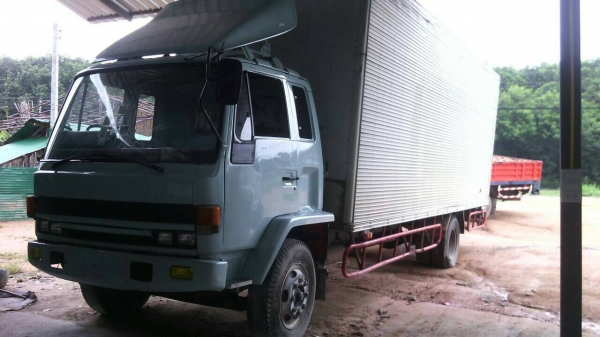 รถบรรทุก 6 ล้อใหญ่ ISUZU ตู้แห้งยาว 7.20 ม. รถบรรทุก 6 ล้อใหญ่ ISUZU ตู้แห้งยาว 7.20 ม.