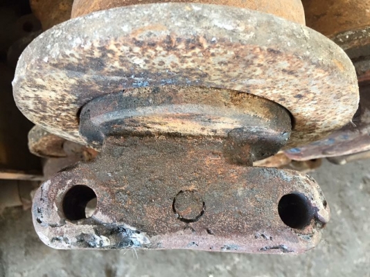 โรลเลอร์รถขุด hitachi ex 200-1 เก่าญี่ปุ่น ราคา 2,000 บาท