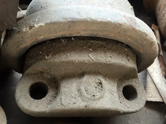 โรลเลอร์รถขุด hitachi ex 100L-2 เก่าญี่ปุ่น ราคา 2,000 บาท