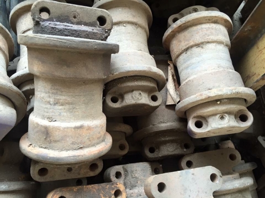 โรลเลอร์รถขุด hitachi ex 100L-2 เก่าญี่ปุ่น ราคา 2,000 บาท โรลเลอร์รถขุด hitachi ex 100L-2 เก่าญี่ปุ่น ราคา 2,000 บาท