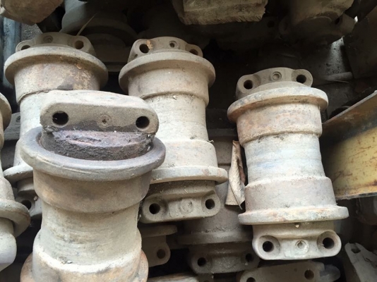 โรลเลอร์รถขุด hitachi ex 100L-2 เก่าญี่ปุ่น ราคา 2,000 บาท โรลเลอร์รถขุด hitachi ex 100L-2 เก่าญี่ปุ่น ราคา 2,000 บาท