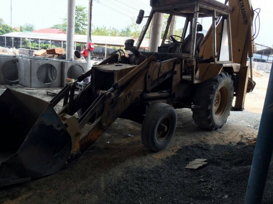 ขาย 255,000 JCB 3CX เครื่องดีเกียร์แรงปั้มดี ตู้เก๋ง เอกสารเล่มทะเบียนรถสวยพร้อมใช้ 090-772-3710 090-772-3708