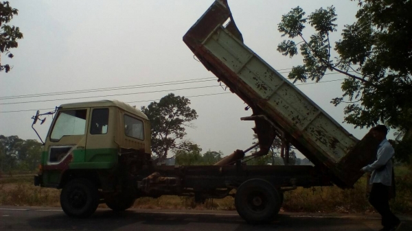 MITSU...FUSO 6D15 หกล้อดั้มสวยๆครับพ.เพาเวอร์ ยาง8.25/16Fหน้าและหลังเล่มทะเบียนพร้อมโอน MITSU...FUSO 6D15 หกล้อดั้มสวยๆครับพ.เพาเวอร์ ยาง8.25/16Fหน้าและหลังเล่มทะเบียนพร้อมโอน