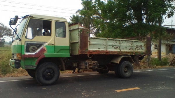 MITSU...FUSO 6D15 หกล้อดั้มสวยๆครับพ.เพาเวอร์ ยาง8.25/16Fหน้าและหลังเล่มทะเบียนพร้อมโอน MITSU...FUSO 6D15 หกล้อดั้มสวยๆครับพ.เพาเวอร์ ยาง8.25/16Fหน้าและหลังเล่มทะเบียนพร้อมโอน