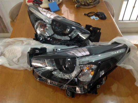 ไฟหน้า Mazda2 แบบ LED มี DRL Mazada 2 2015 skyactive