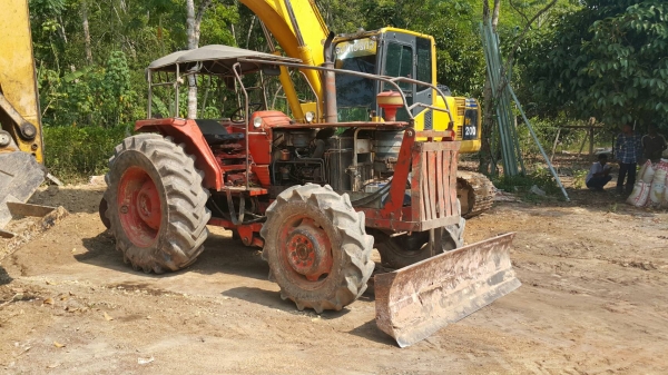 ขายรถไถ KUBOTA M8950 DTF เอกสารเล่มทะเบียน 7 จาน ใบมีดดันหน้า ราคา 220000
