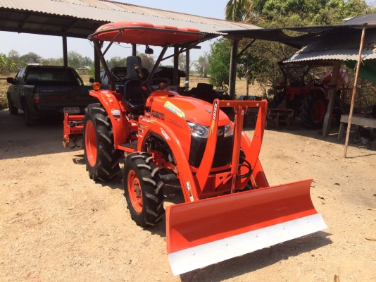 ขายรถไถคูโบต้า L3608 สภาพนางฟ้า ทำงาน 500 ชม. จายพร้อมอุปกรณ์ครบชุด สนใจโทร 081-9136451 ค่ะ