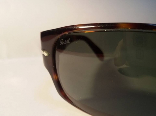 -ขายแว่นกันแดด persol