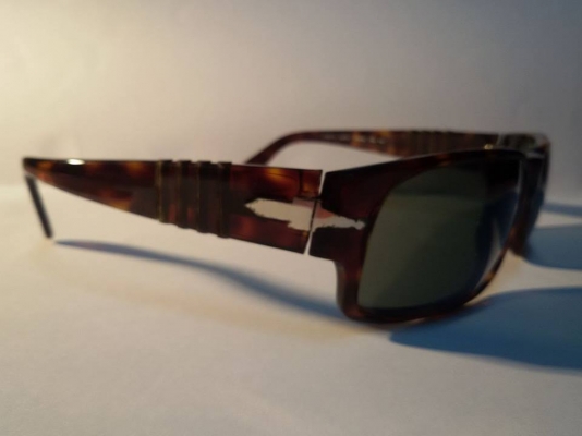 -ขายแว่นกันแดด persol