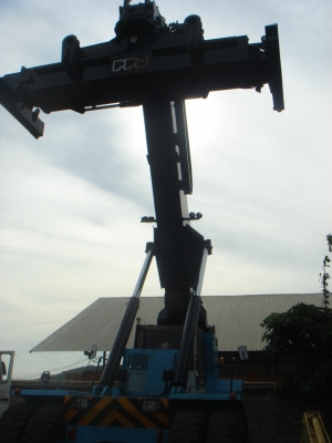 Reach Stacker