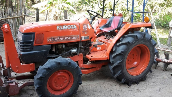 ขายรถไถคูโบต้า L3408(4WD)2เพลา สภาพสวย เครื่องแน่น