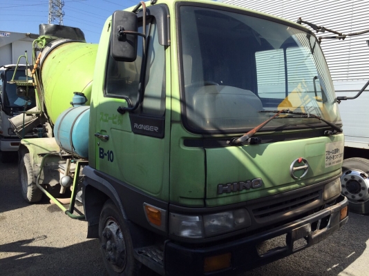 ขายด่วน รถโม่ปูน2.5 คายาบ้า รถนอกนำเข้าสภาพพร้อมใช้