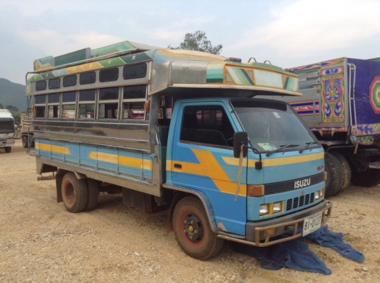 ขายรถหกล้อสองแถว Isuzu เครื่อง 4BB1-98 แรง ปี 22 ทะเบียนพร้อม