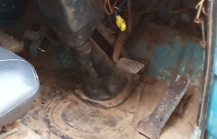 **145,000 บ. ต่อรอง/// 6ล้อ ISUZU KS-100แรง ฝาดำ เครื่องใหม่ เกียร์เดิม ช่วงล่างใหญ่ หน้า115 ท้ายF สโลวกลาง ครบ หัวเก๋งดี สีไม่สวย พ.พาวเวอร์ คัสซีเก็บงานแล้ว แข็งแรง ดี กระบะพื้นไม้คอกเกษตร 4.30ม. ยางหน้า7.50/16 หลัง 8.25/16 สภาพ65-70\% ตามสภาพ พร้อมลุย เ