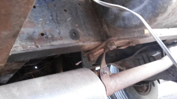 **145,000 บ. ต่อรอง/// 6ล้อ ISUZU KS-100แรง ฝาดำ เครื่องใหม่ เกียร์เดิม ช่วงล่างใหญ่ หน้า115 ท้ายF สโลวกลาง ครบ หัวเก๋งดี สีไม่สวย พ.พาวเวอร์ คัสซีเก็บงานแล้ว แข็งแรง ดี กระบะพื้นไม้คอกเกษตร 4.30ม. ยางหน้า7.50/16 หลัง 8.25/16 สภาพ65-70\% ตามสภาพ พร้อมลุย เ