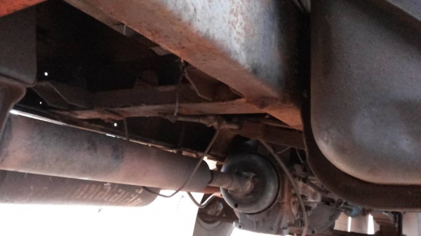 **145,000 บ. ต่อรอง/// 6ล้อ ISUZU KS-100แรง ฝาดำ เครื่องใหม่ เกียร์เดิม ช่วงล่างใหญ่ หน้า115 ท้ายF สโลวกลาง ครบ หัวเก๋งดี สีไม่สวย พ.พาวเวอร์ คัสซีเก็บงานแล้ว แข็งแรง ดี กระบะพื้นไม้คอกเกษตร 4.30ม. ยางหน้า7.50/16 หลัง 8.25/16 สภาพ65-70\% ตามสภาพ พร้อมลุย เ