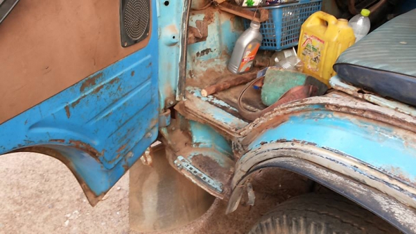 **145,000 บ. ต่อรอง/// 6ล้อ ISUZU KS-100แรง ฝาดำ เครื่องใหม่ เกียร์เดิม ช่วงล่างใหญ่ หน้า115 ท้ายF สโลวกลาง ครบ หัวเก๋งดี สีไม่สวย พ.พาวเวอร์ คัสซีเก็บงานแล้ว แข็งแรง ดี กระบะพื้นไม้คอกเกษตร 4.30ม. ยางหน้า7.50/16 หลัง 8.25/16 สภาพ65-70\% ตามสภาพ พร้อมลุย เ